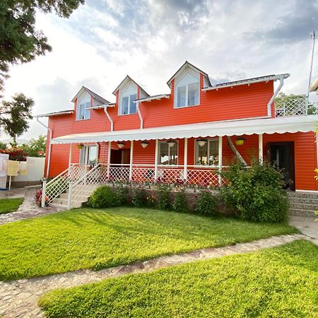 Osobyi Guest House Cholpon-Ata Exterior photo