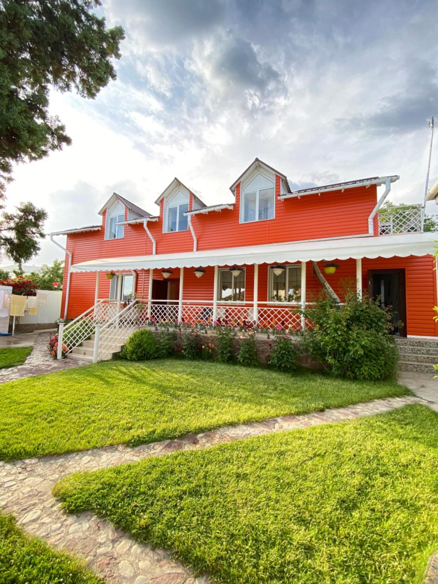 Osobyi Guest House Cholpon-Ata Exterior photo